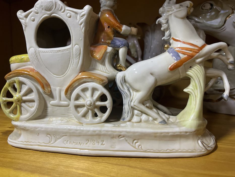 Продам статуэтку карета Германия