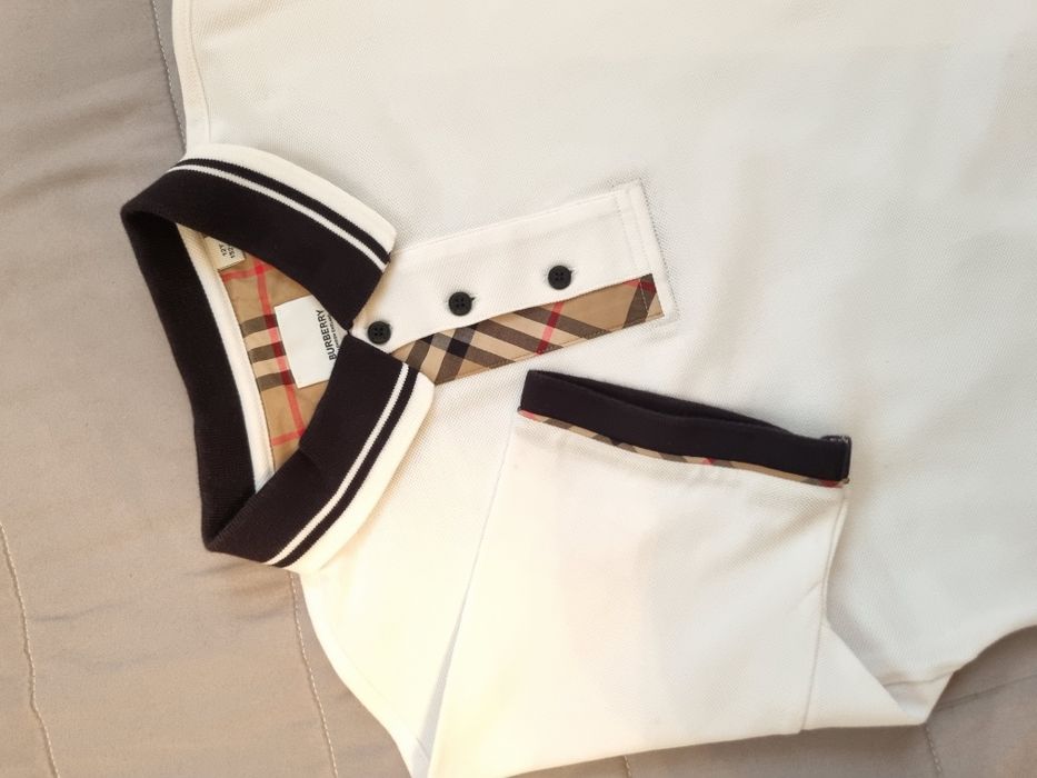 Tricou Burberry  original  mărime 12 ani  152 cm