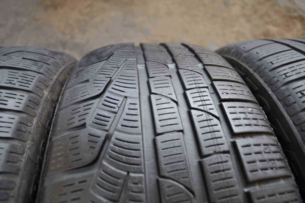 SET 2 Anvelope Iarna 225/45 R18 PIRELLI Sottozero Winter 240 Runflat