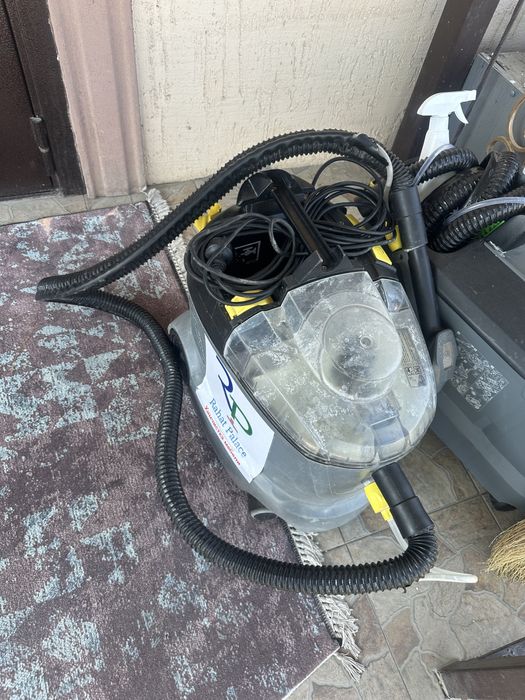Продаётся профессиональный моющий пылесос