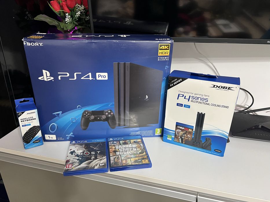 Playstation 4 PRO PS4pro 1TB impecabil ca nou