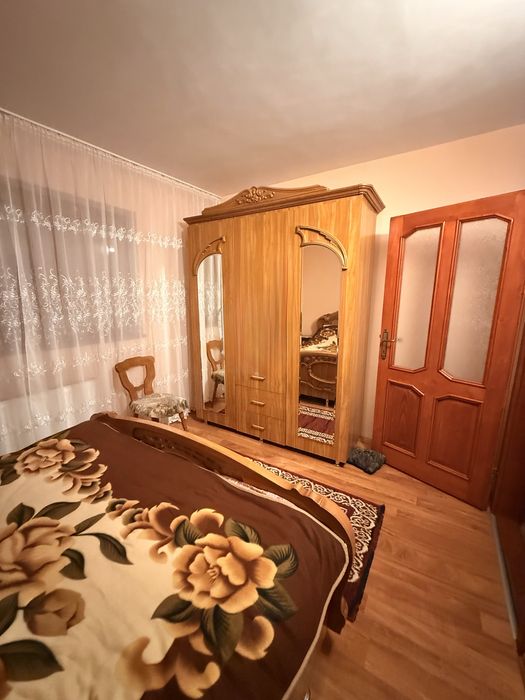 Inchiriez apartament 3 camere Beius