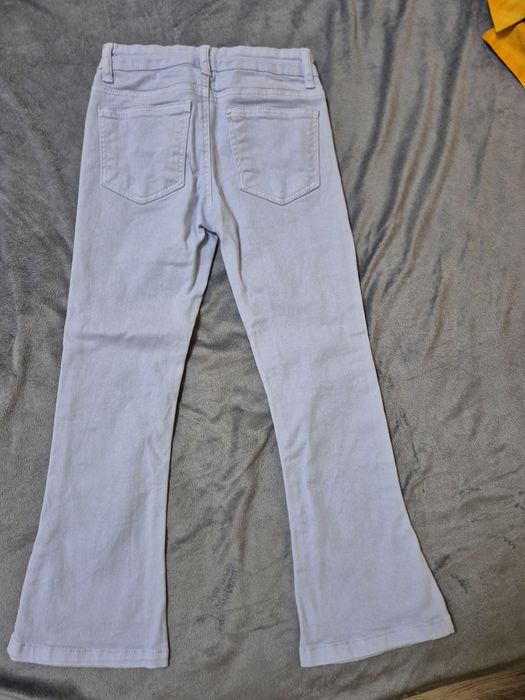 Детски дънки с цепка