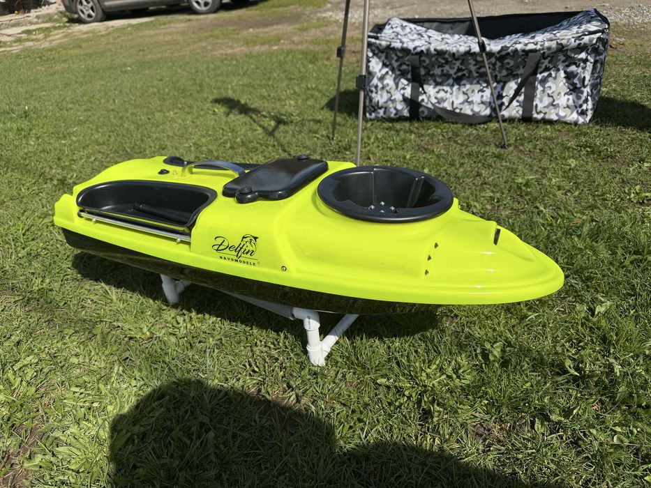 Barca navamodel delfin xxl cu sonar