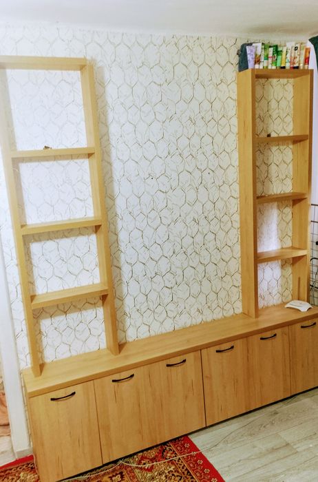 Продам горку под телевизор