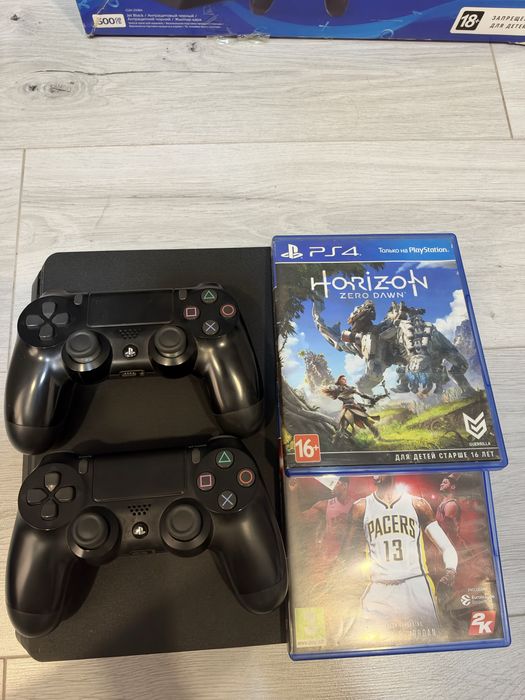 Play station 4 slim