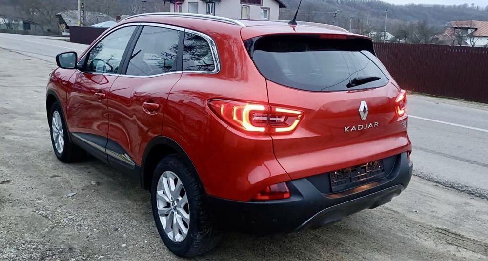 Renault Kadjar Bose / 1.5 dCi / Euro 6 / Pano / Led / Navi / Piele / Park assist / keyless Go / Entry / Line / Side