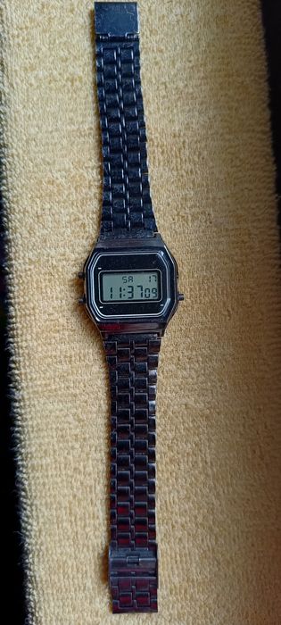 Vând ceas electronic