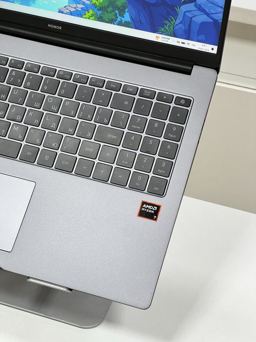 Honor MagicBook X16 | Ryzen 7 8845HS