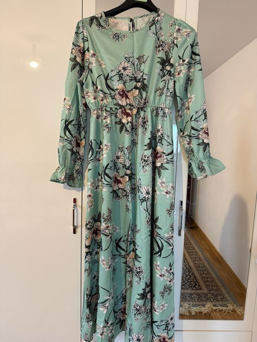 Vand rochie o singura purtare