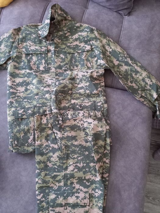 Продам камуфляжный костюм