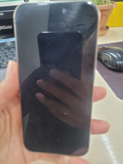 Продается айфон 15 про 256 мб