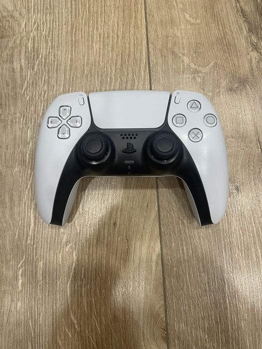 Sony playstation 5 + 2 джойстика