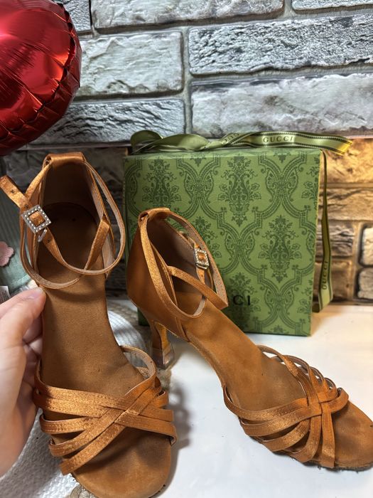 Дамски обувки за спортни танци (латино) №37 – стабилен ток, като нови