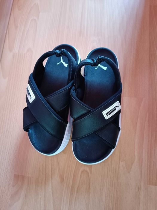 Чисто нови сандали Пума