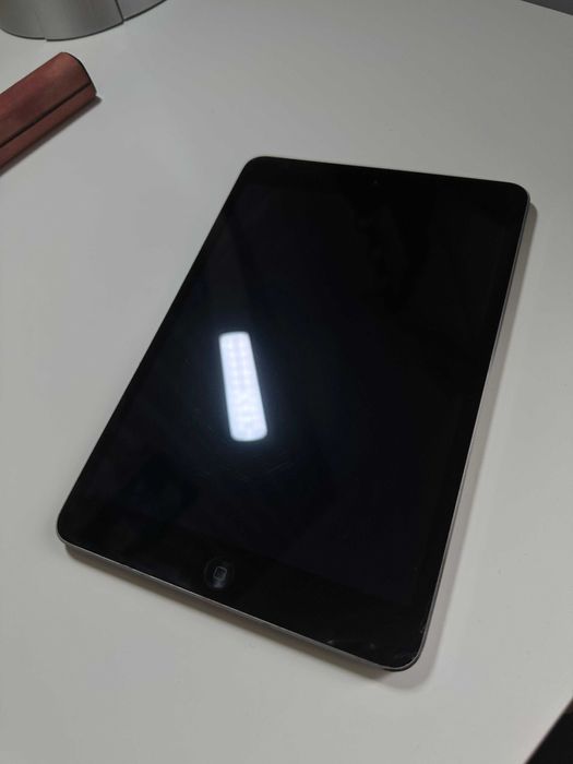 Vând iPad Mini 2 Retina Wi-Fi, 16 GB, Gri Stelar
