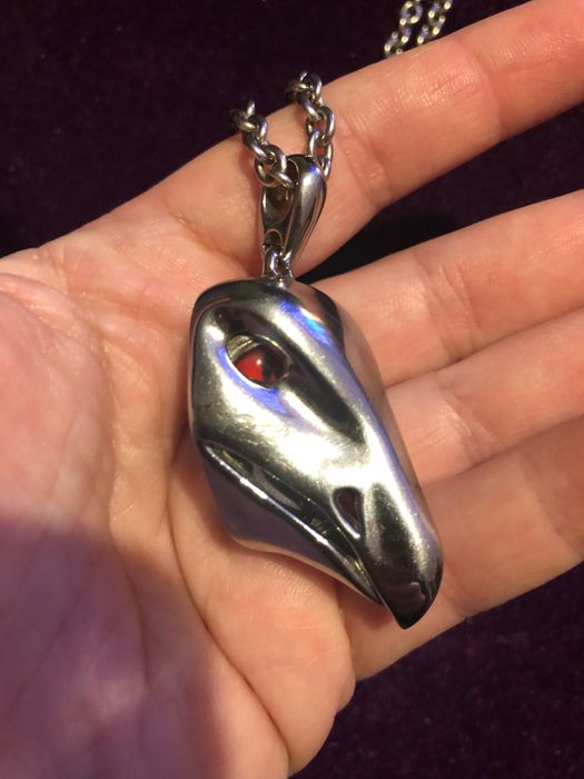 Simon Harrison медальон колие гарван