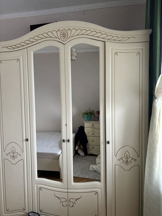 Продам спальный гарнитур