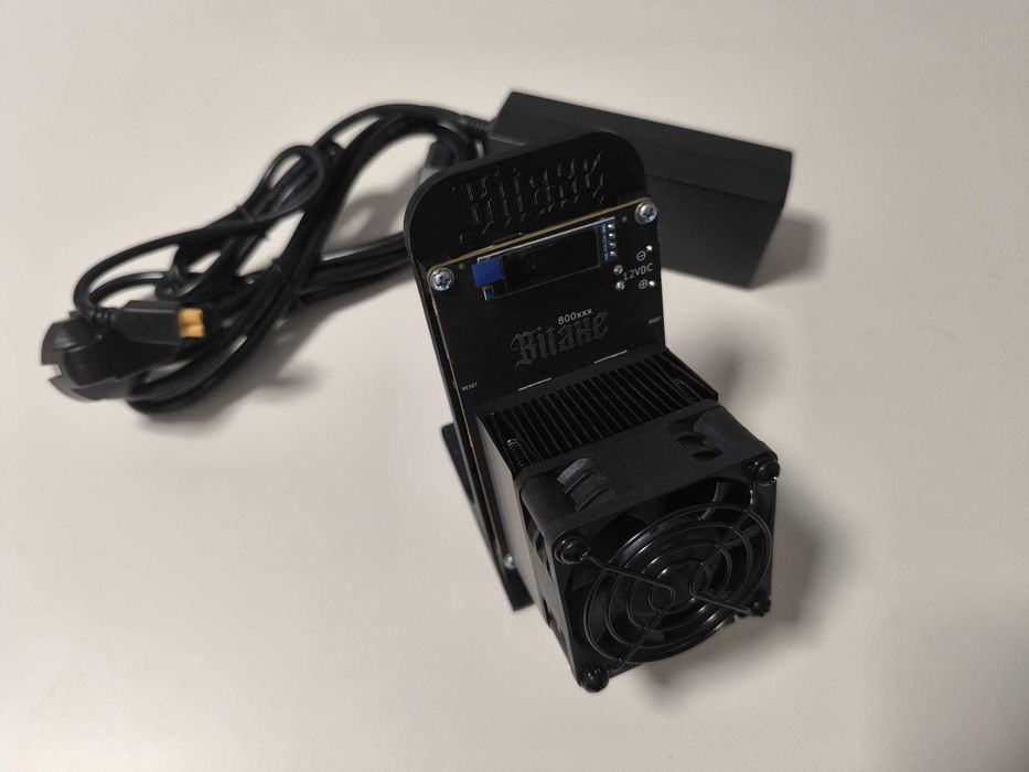 Bitaxe 800 Series – Miner Bitcoin Solo Mining | Complet, cu Alimentator