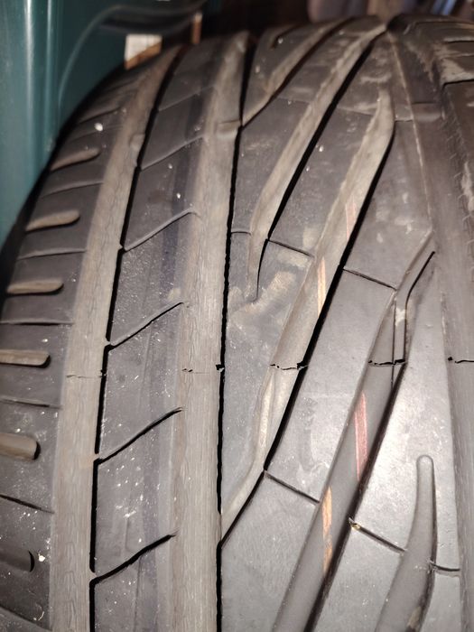 Продавам 5 Гуми Uniroyal с джанти към тях