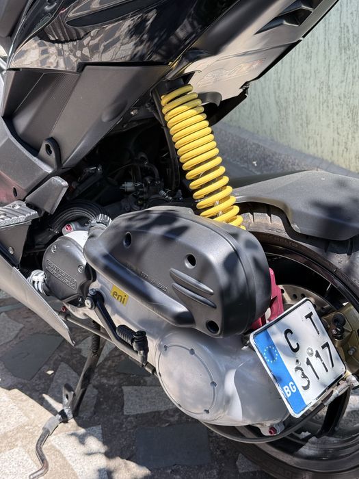 Aprilia SR 50 Скутер