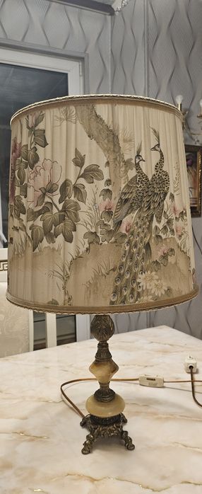 Продавам красива нощна лампа.