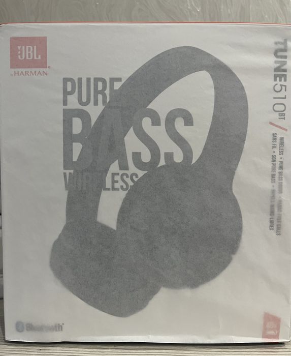 Наушники новые, в упаковке