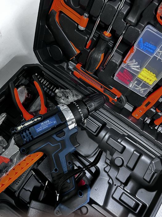 Новый шруповерт в кейсе