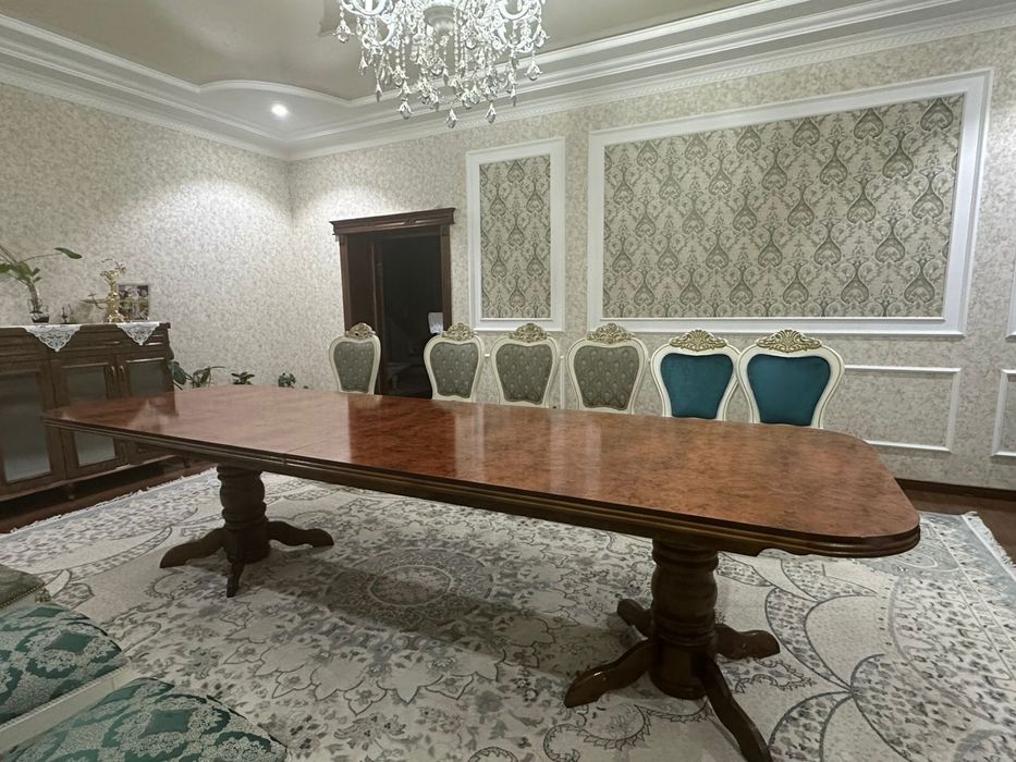 Стол для гостиной