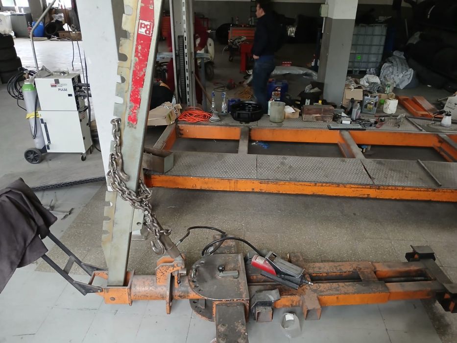 Cal de tras caroserii