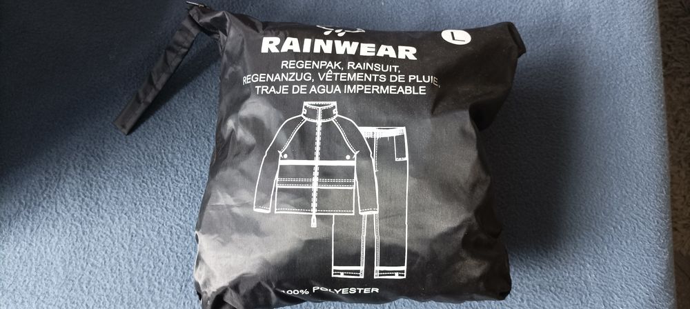 Непромокаем комплект две части