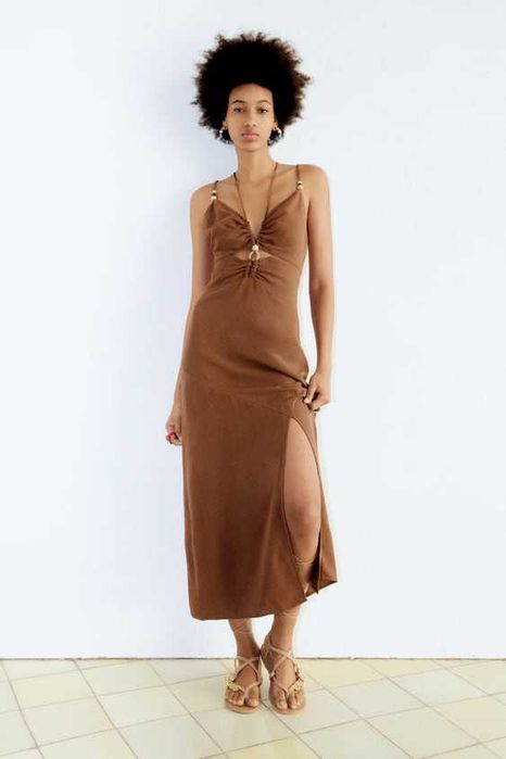 Рокля Zara с изрязан гръб