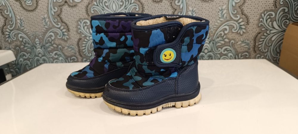 Продам детскую обувь