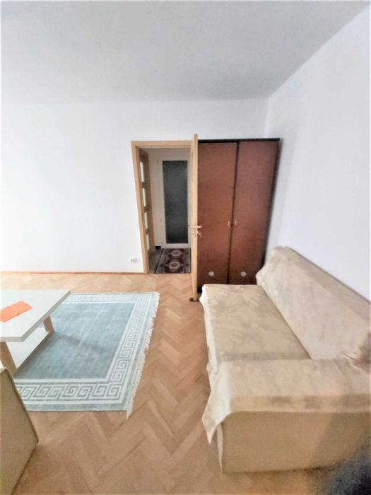 Particular închiriez apartament 2 camere Stefan Cel Mare intersectie Lizeanu