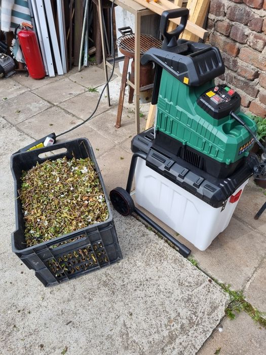 Валцова дробилка за клони