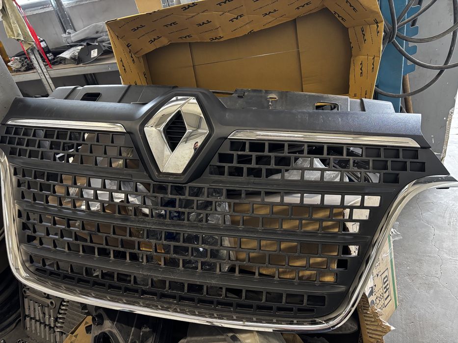 Предна решетка Renault Master