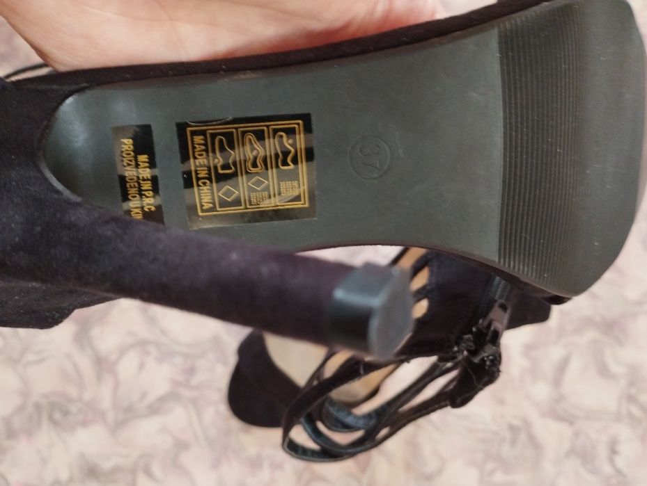 Обувь по 1900тен