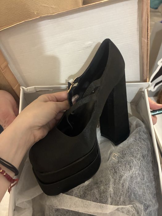 Сатенини обувки нови