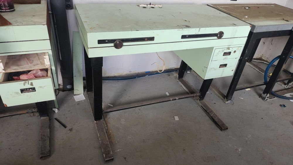 Работни маси и бюра със и без подлакътници