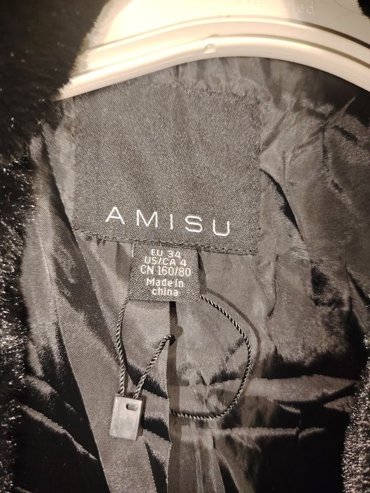 Шубка 40размер искуственая.