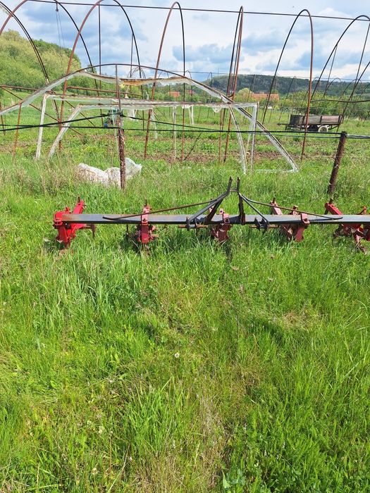 vând sau schimb cu animale solar,prasitoare ,tocatoare