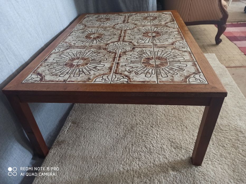 Холна маса с керамичен плот