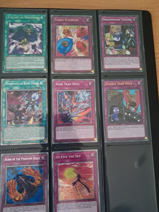 Yu-Gi-Oh! карти от различни колекции