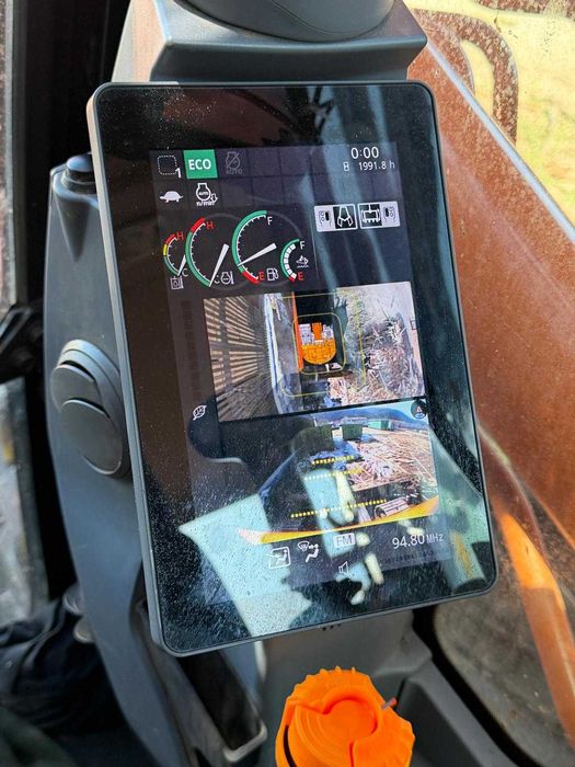 Excavator Hitachi 225USLC-7 + Procesor WOODY WH60-1