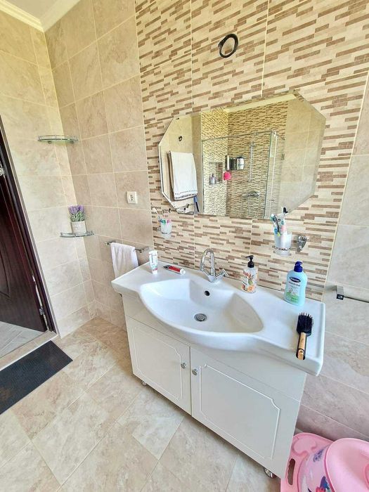 Продава се Къща в с. Приморци, Област Добрич - 280 кв.м за 625 €/кв.м - Снимка #17