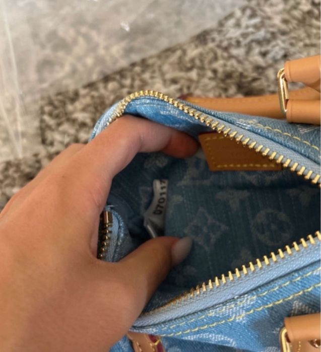 Geanta Louis Vuitton Speedy denim cu piele naturala pe stoc