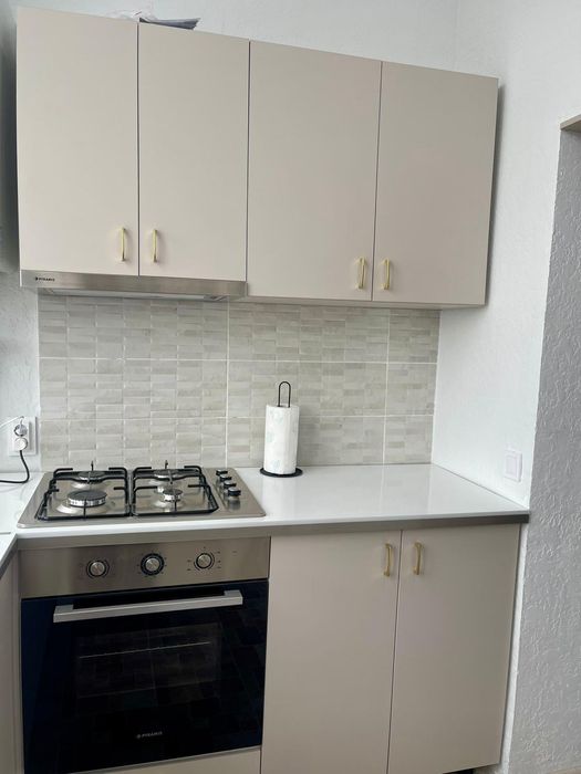 Închiriez apartament 2 camere  pe zi