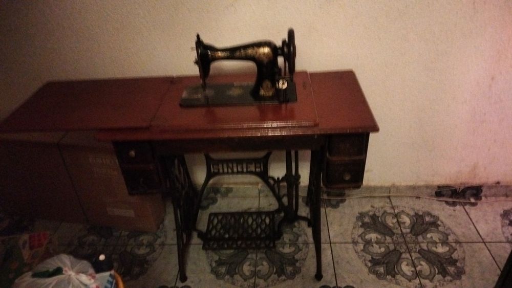 Mașină de cusut ăn stare bună de funcționare