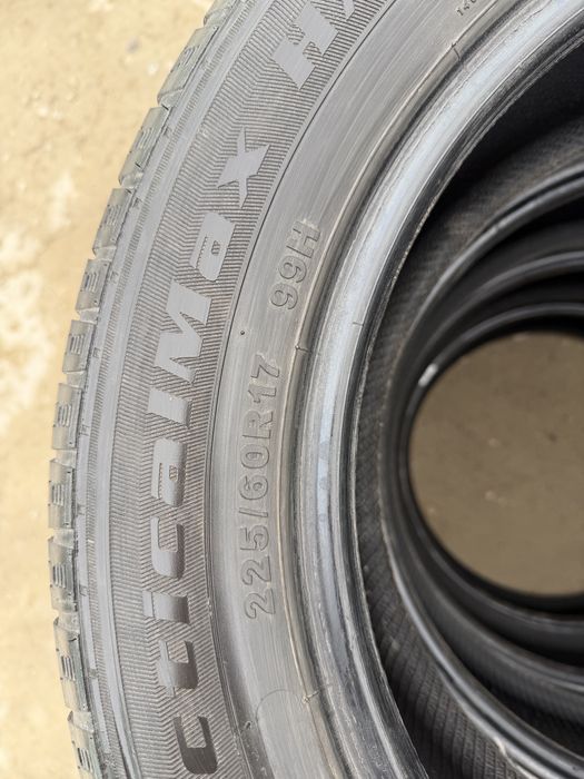 Шины 225/60 R17 комплект