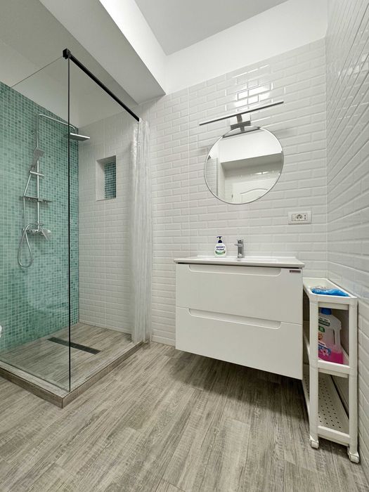 Închiriez apartament drăguț cu 2 dormitoare, bloc nou, cartier Alfa